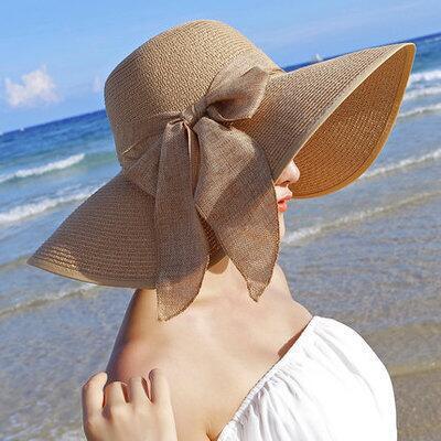 Beach hat with big brim