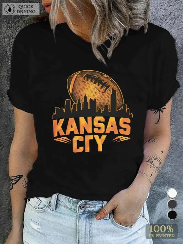 KC, Football Graphic Print T-Shirt - Crew Neck, A Comfortable Women's Short-sleeved Crew Neck T-shirt For Everyday Wear And Stylish Layering